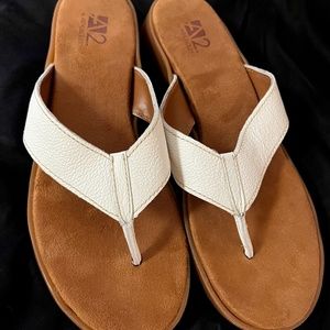 BARELY WORN "A2 BY AEROSOLES" WOMENS SANDALS - SIZE 10M!!!
